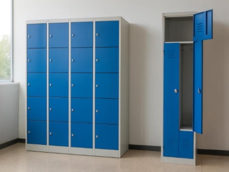 Comparativa: taquillas con puertas batientes vs taquillas en L